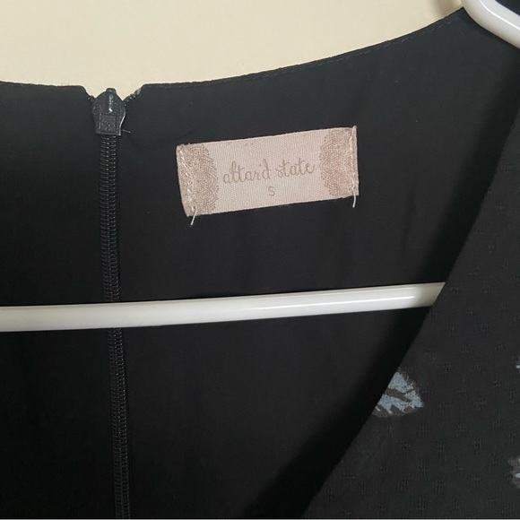 Altar’d State Small Floral Long Sleeve Cropped Top - Picture 4 of 8